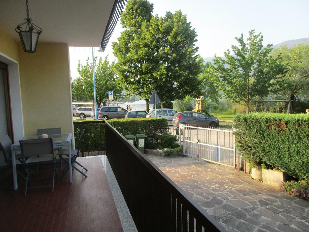 La Perla Del Lago Apartment Калчераника ал Лаго Екстериор снимка